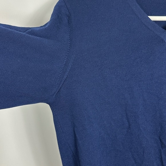 J. Lindeberg 100% Merino Wool Navy Blue V-Neck Knit Sweater Mens Size Small Golf - Picture 7 of 15